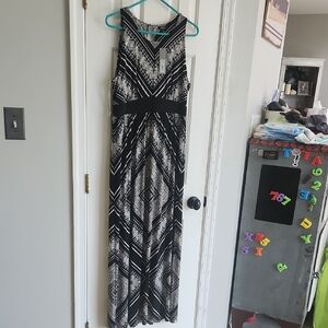 Apt. 9 Black and White Geometric Maxi Dress